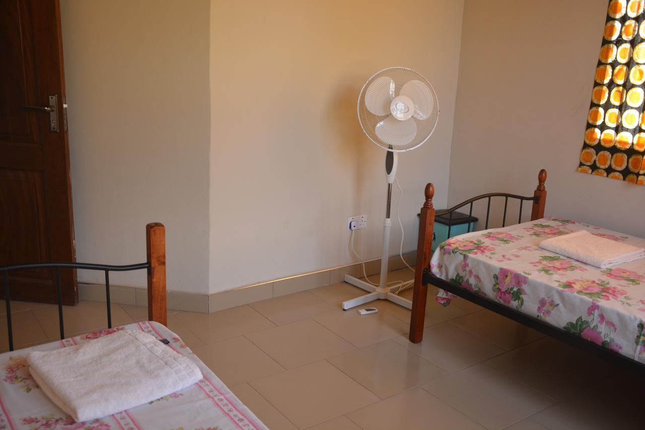The Accra Backpackers Hostel Екстериор снимка