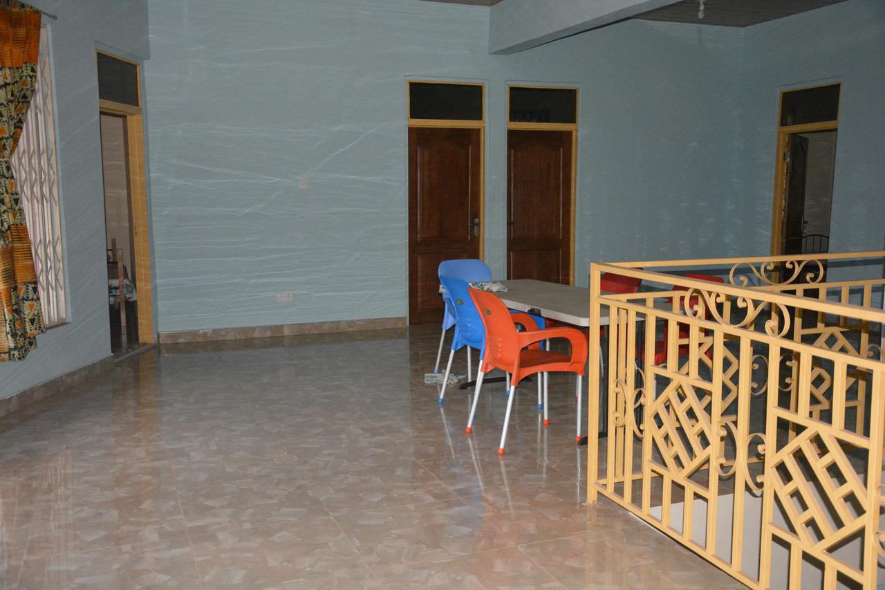 The Accra Backpackers Hostel Екстериор снимка