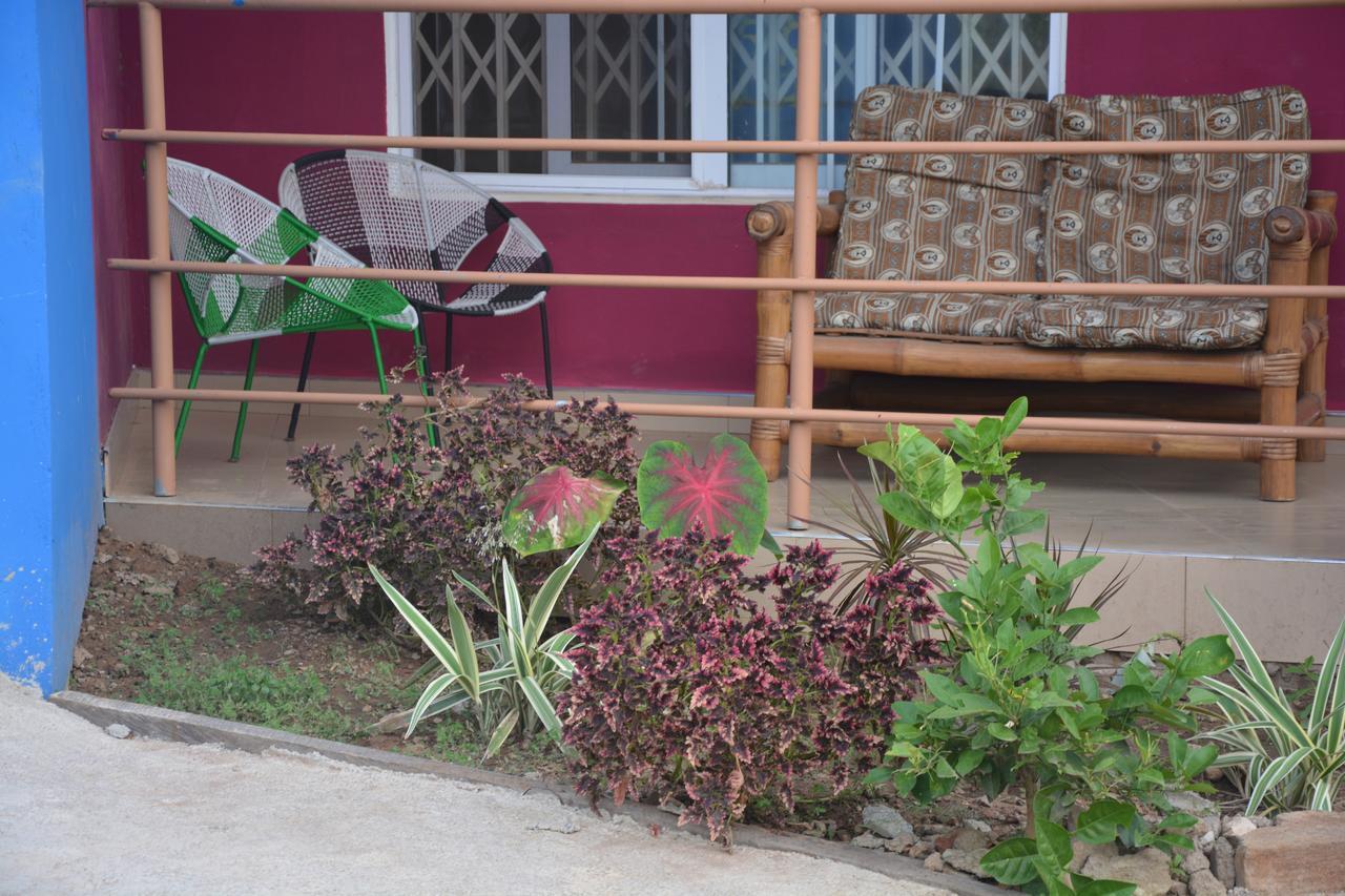 The Accra Backpackers Hostel Екстериор снимка