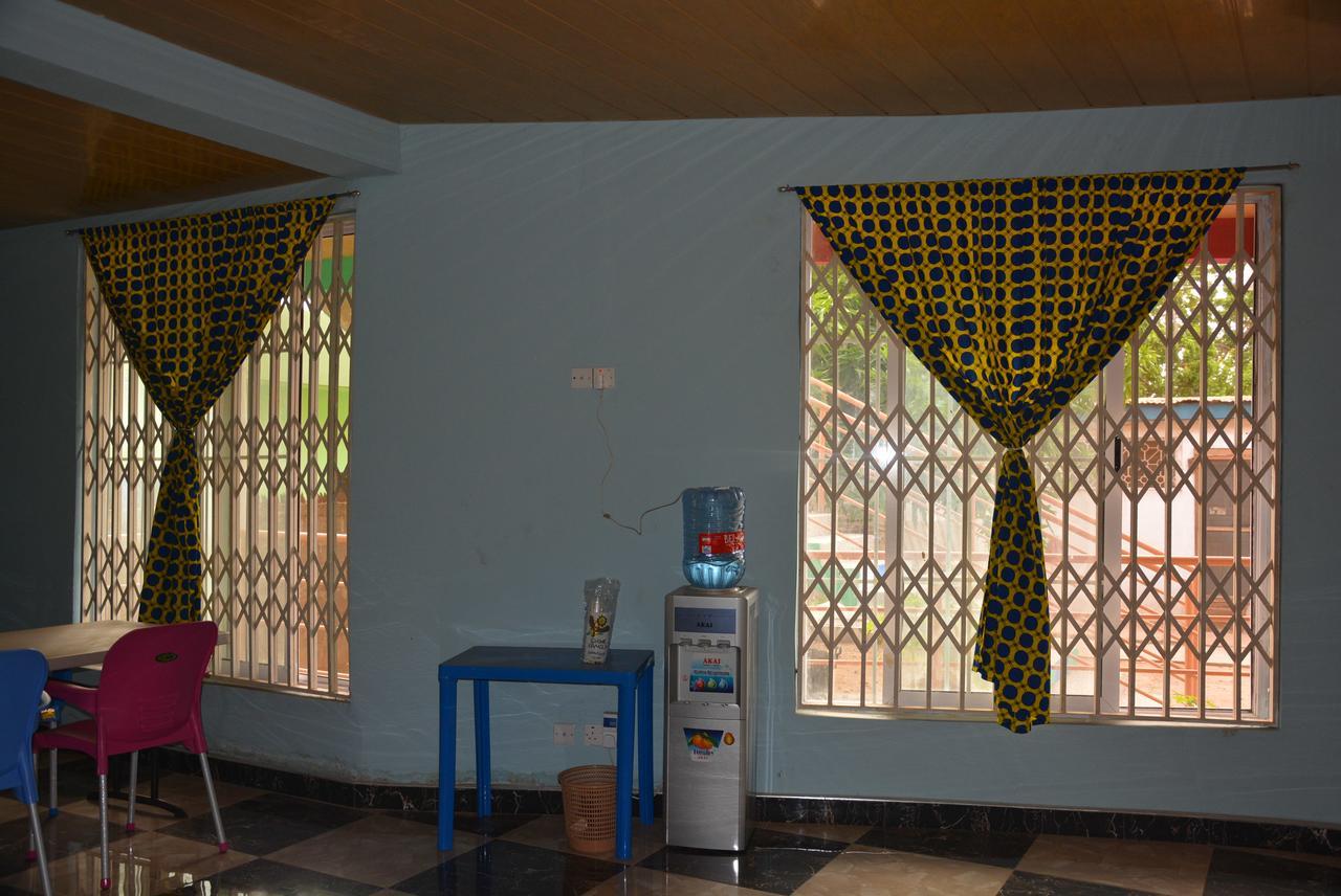 The Accra Backpackers Hostel Екстериор снимка
