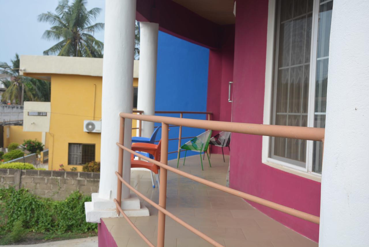 The Accra Backpackers Hostel Екстериор снимка